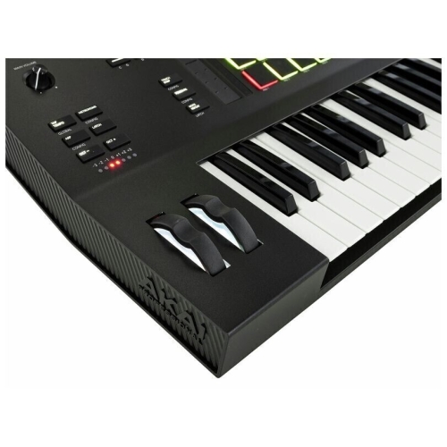 AKAI MPC Key 61 Профессиональный синтезатор