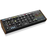 Behringer Model 15 Аналоговый синтезатор