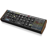 Behringer Model 15 Аналоговый синтезатор