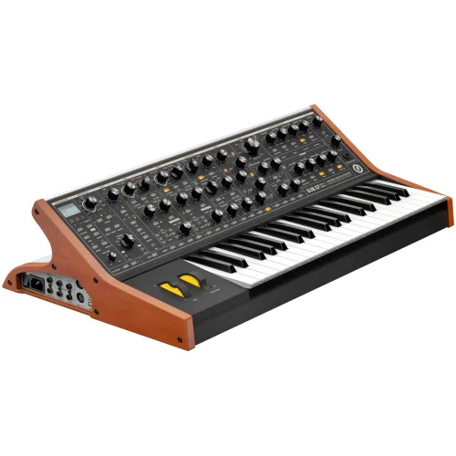 Moog Sub 37 Аналоговый синтезатор