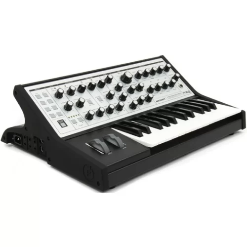 Moog Sub Phatty Аналоговый синтезатор