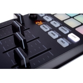 Native Instruments Traktor Kontrol F1 DJ контроллер для работы с ПО NI Traktor