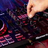 Numark MixTrack Pro FX DJ-контроллер