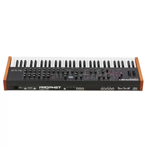 Sequential Prophet Rev2 16-voice Keyboard 16-голосный цифро-аналоговый синтезатор