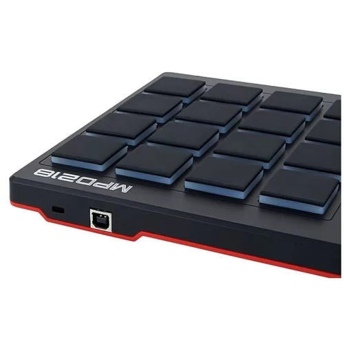 Akai MPD218 MIDI-контроллер