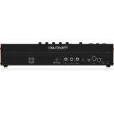 Behringer Neutron Аналоговый синтезатор