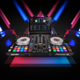 Pioneer DDJ-SR2 DJ-контроллер