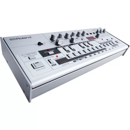 Roland TB-03 Басовый синтезатор