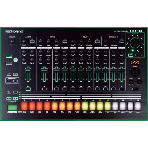 Roland TR-8 Драм-машина