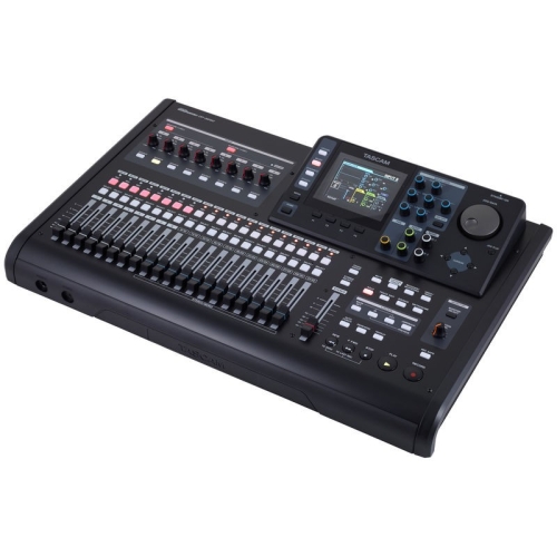 Tascam DP-32SD 32-х канальная портастудия с записью на SD/SDHC-карту