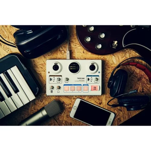 Tascam US-42B Интерфейс/контроллер для интернет-вещания