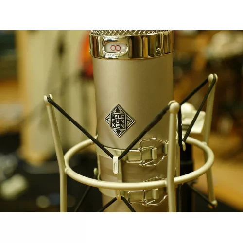 Telefunken U 48 Студийный ламповый конденсаторный микрофон